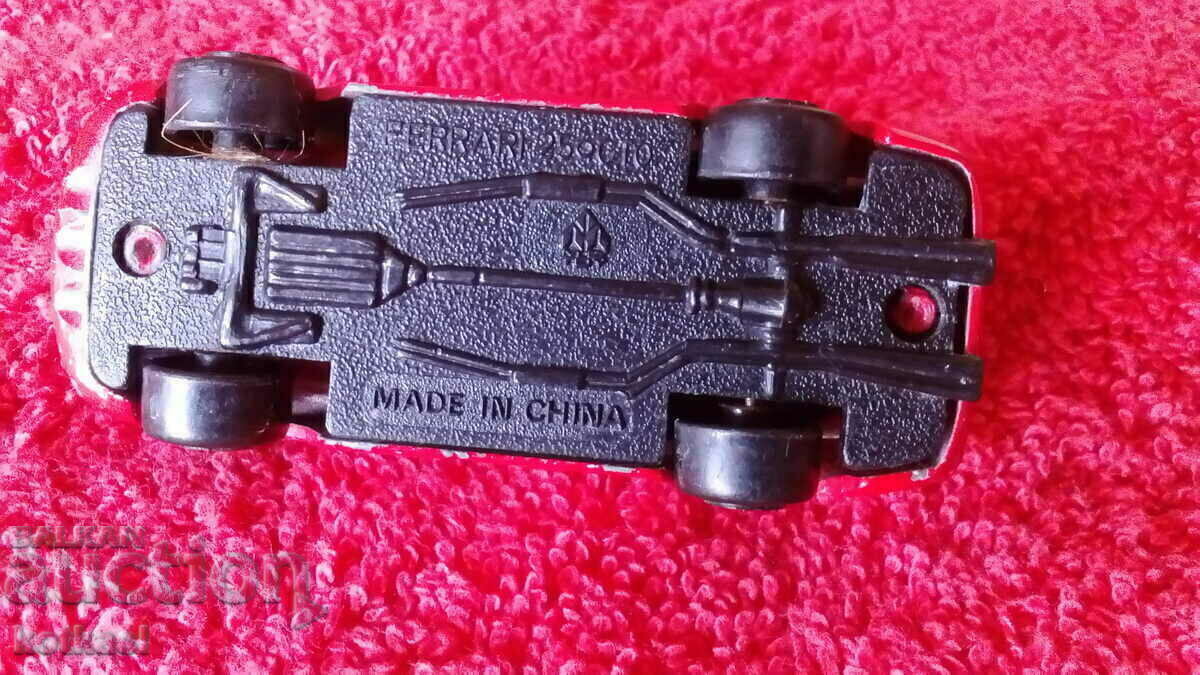 Old small Ferrari metal car FERRARI 250 GTO - 6