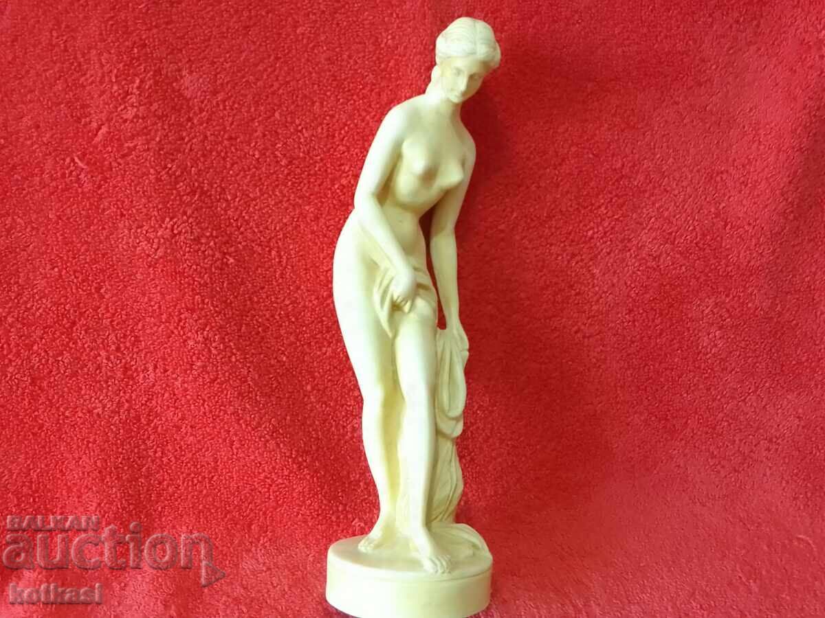 Auction Figure of Venus Bathing A. Santini Italy Alabaster Marked Auction Figure of Venus Bathing A. Santini Italy Alabaster Marked