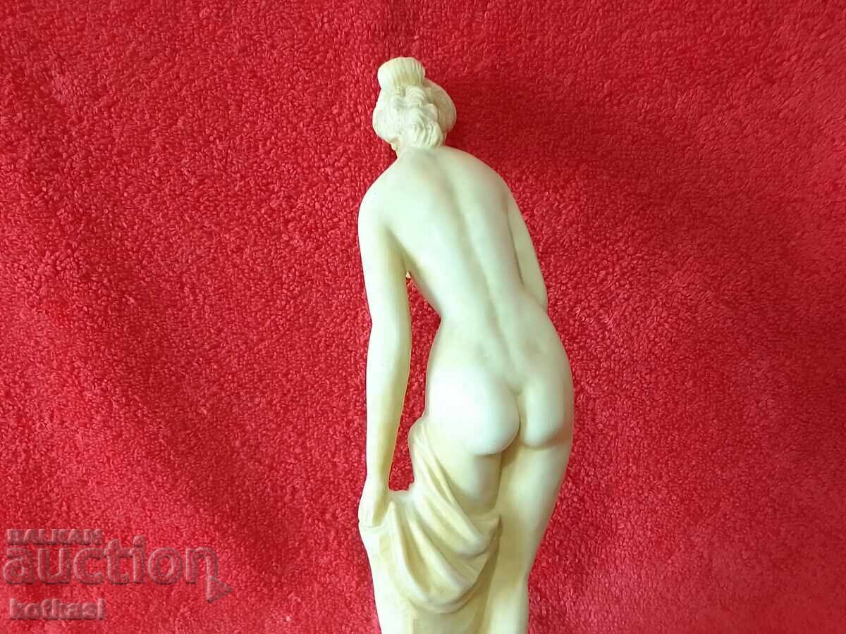 Delivery of Figure of Venus Bathing A. Santini Italy Alabaster Marked Delivery of Figure of Venus Bathing A. Santini Italy Alabaster Marked