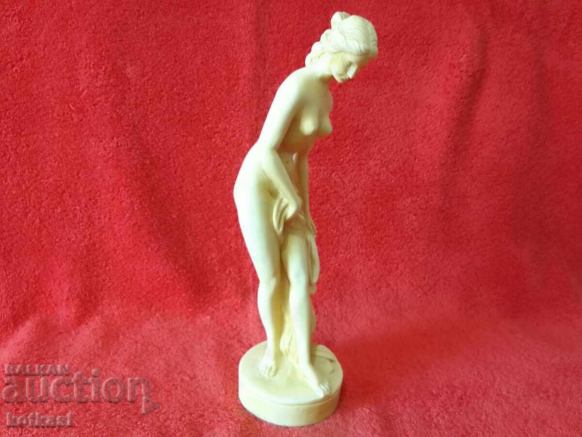 Figure of Venus Bathing A. Santini Italy Alabaster Marked - 6 Figure of Venus Bathing A. Santini Italy Alabaster Marked - 6