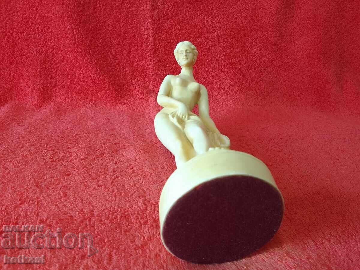 Figure of Venus Bathing A. Santini Italy Alabaster Marked - 7 Figure of Venus Bathing A. Santini Italy Alabaster Marked - 7