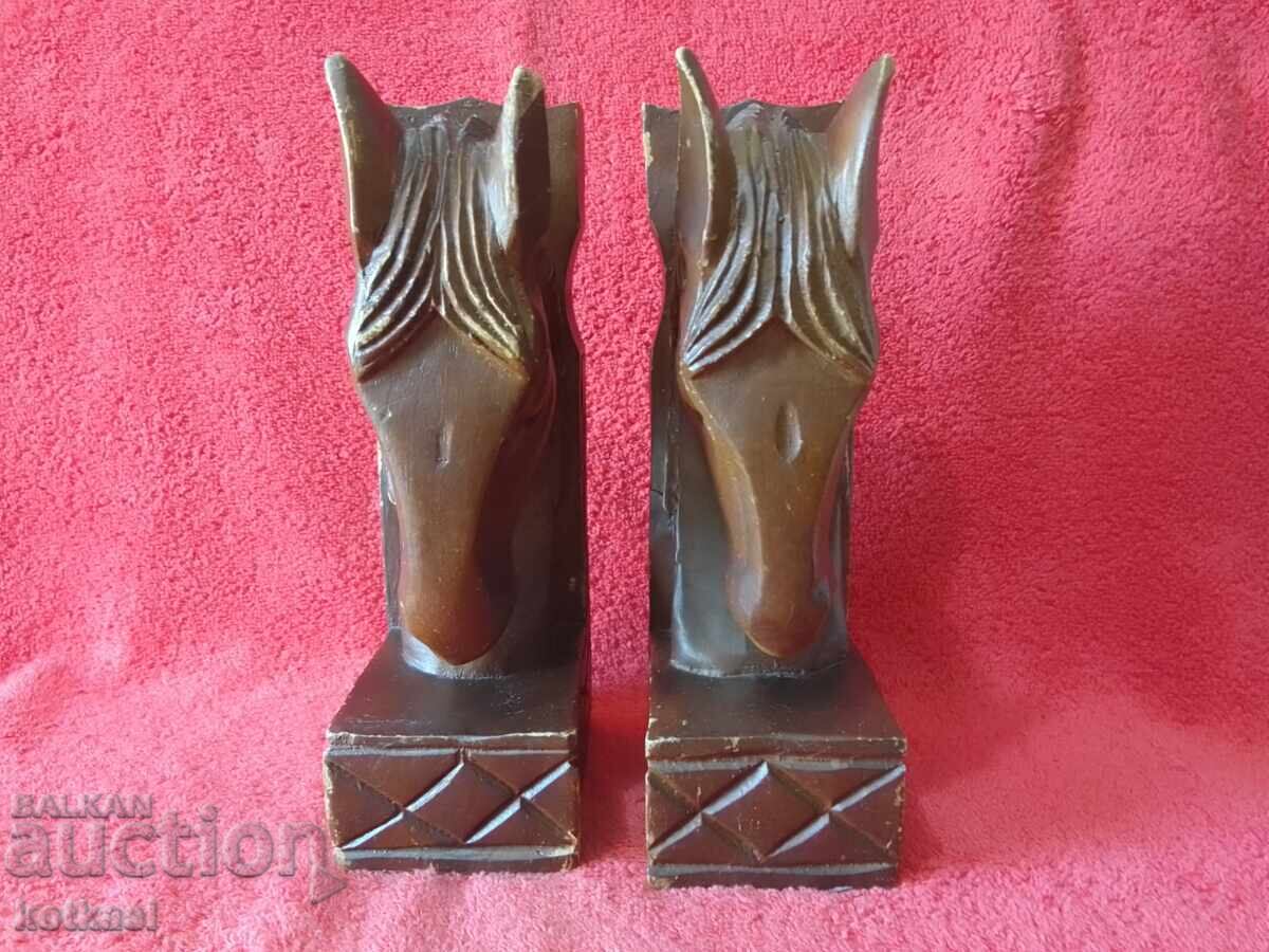 Book stopper Horses Wood carving height 20.50 cm. with price 85.50 BGN | € 43.72 Book stopper Horses Wood carving height 20.50 cm. with price 85.50 BGN | € 43.72