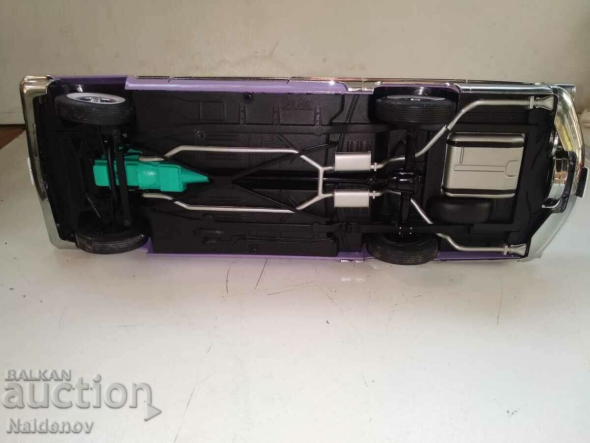 Lincoln Premiere 1:18 metal car - 5 Lincoln Premiere 1:18 metal car - 5