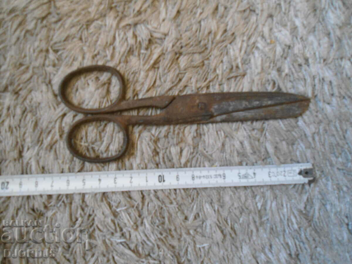 Auction Old scissors Auction Old scissors