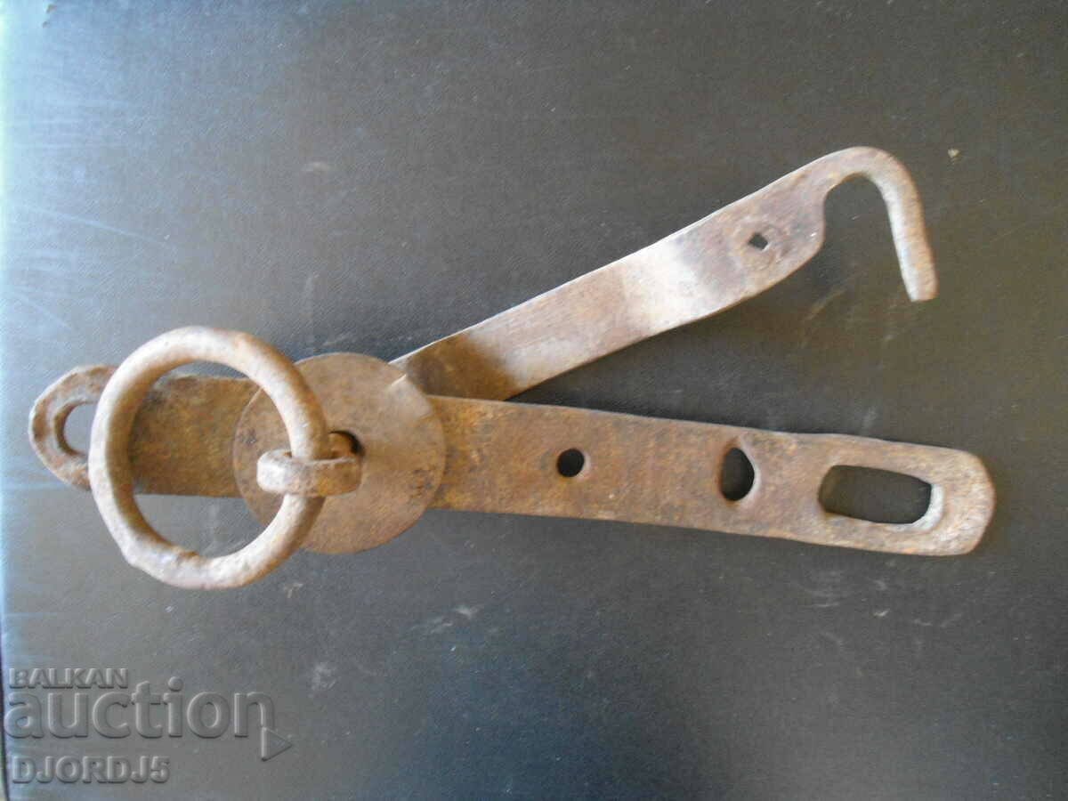 Delivery of Old forged latch, port Delivery of Old forged latch, port