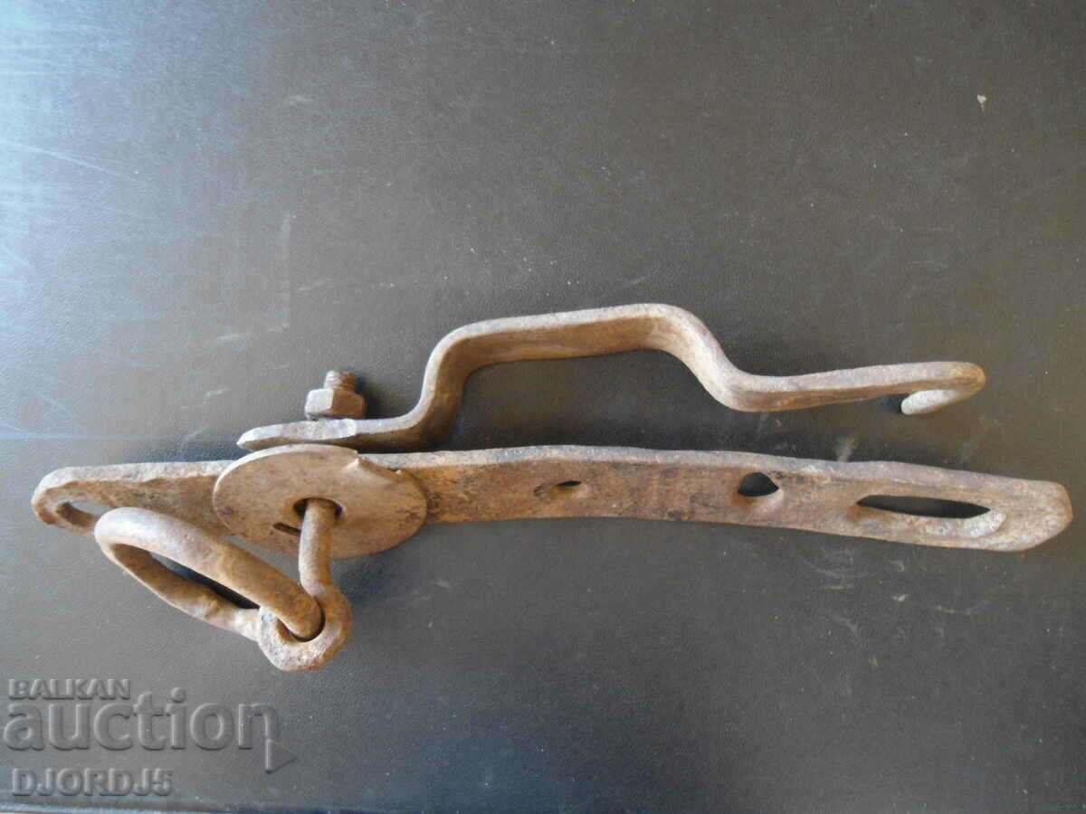 Old forged latch, port - 5 Old forged latch, port - 5
