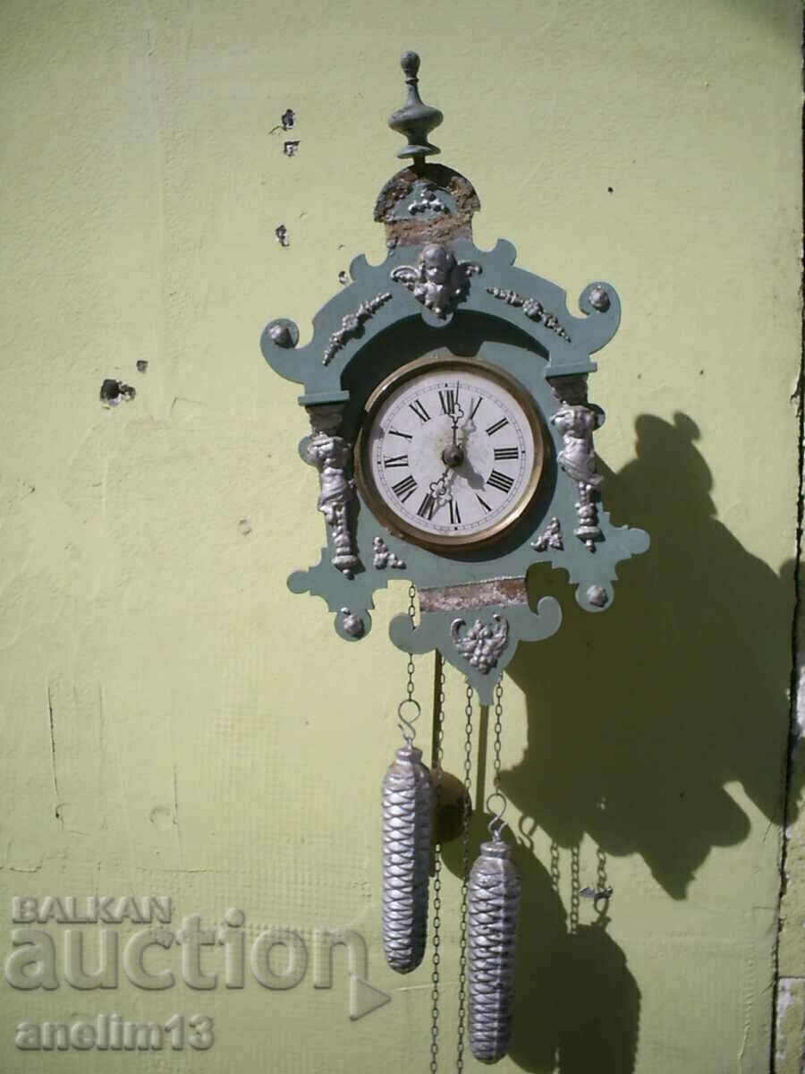 VERY OLD WALL CLOCK SCHWARZWALD with price € 281.00 | 549.59 BGN