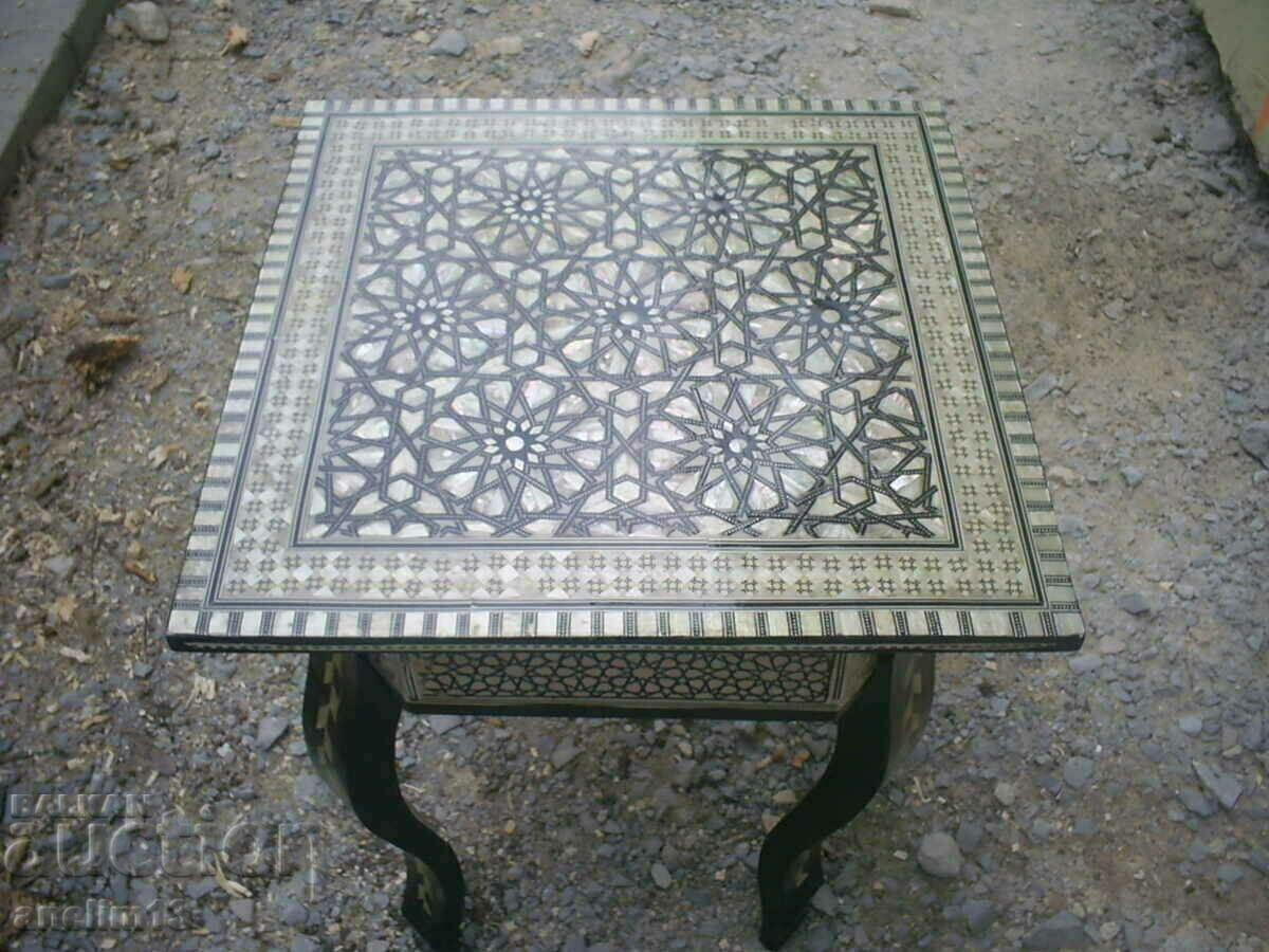 BEAUTIFUL TABLE SMALL TABLE MOTHER-OF-PEARL BEAUTIFUL TABLE SMALL TABLE MOTHER-OF-PEARL