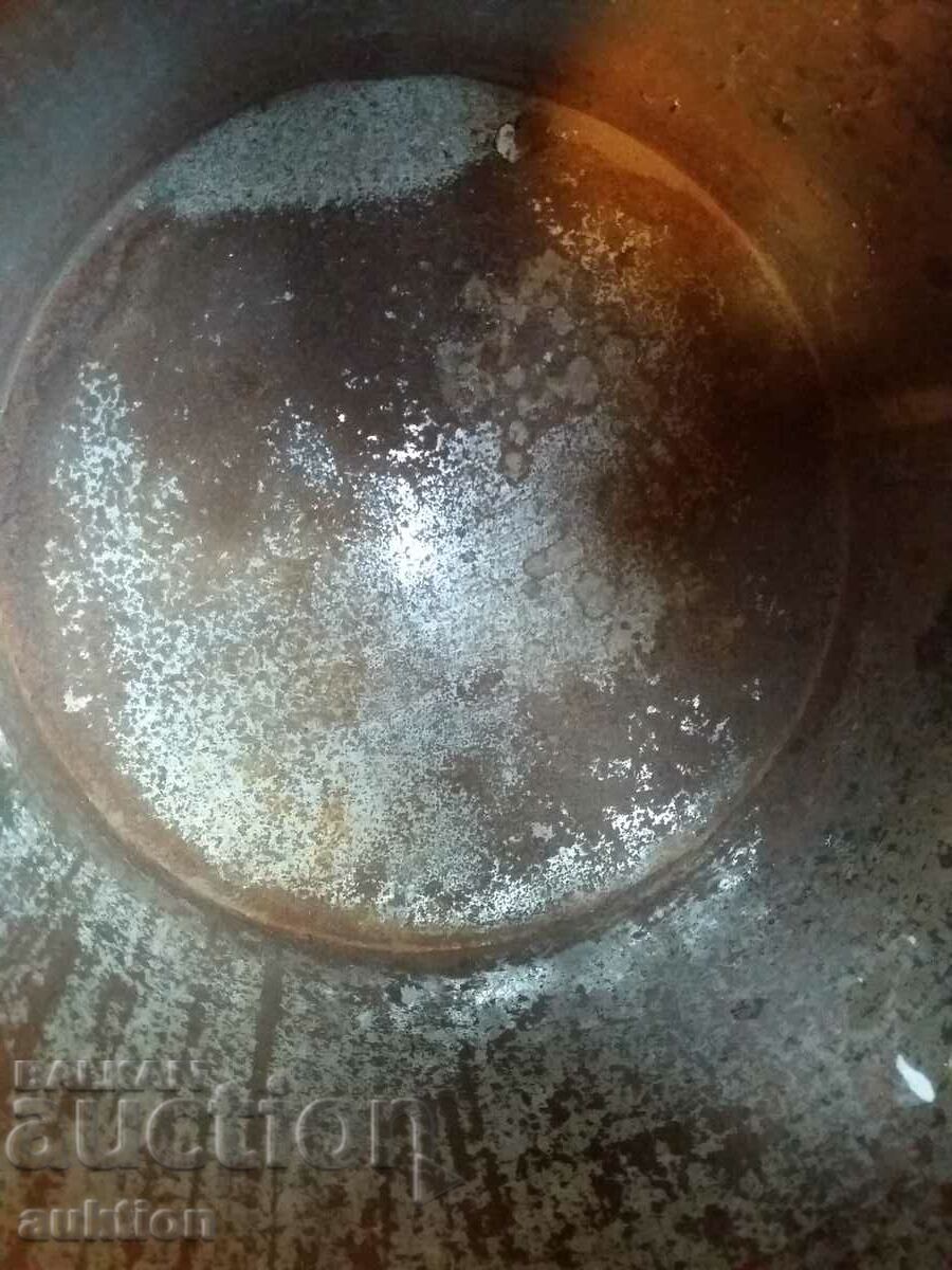 MASSIVE METAL CAN FOR FUEL, OIL, ETC. - 5 MASSIVE METAL CAN FOR FUEL, OIL, ETC. - 5