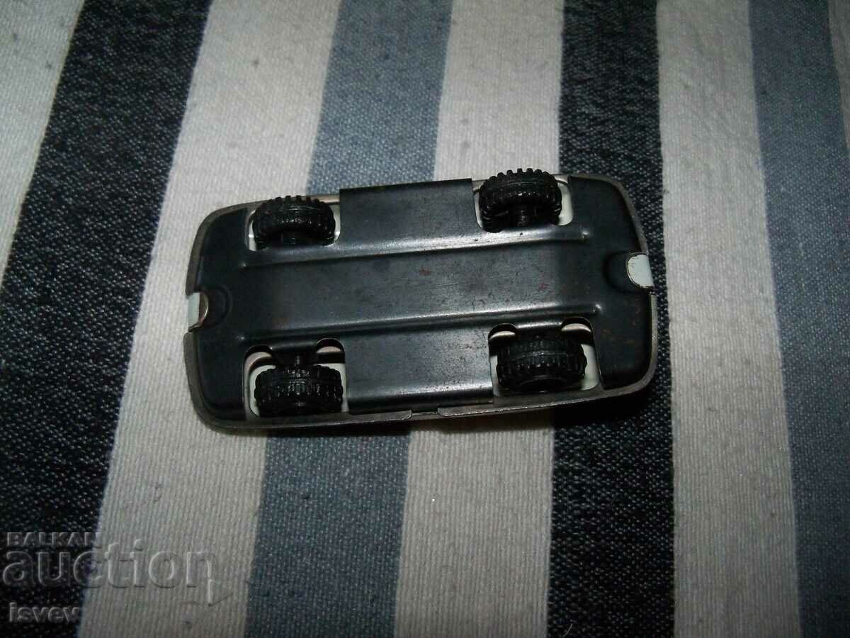 Παλιό μικρό κοινωνικό παιχνίδι τρόλεϊ από κασσίτερο. ΕΣΣΔ - 6