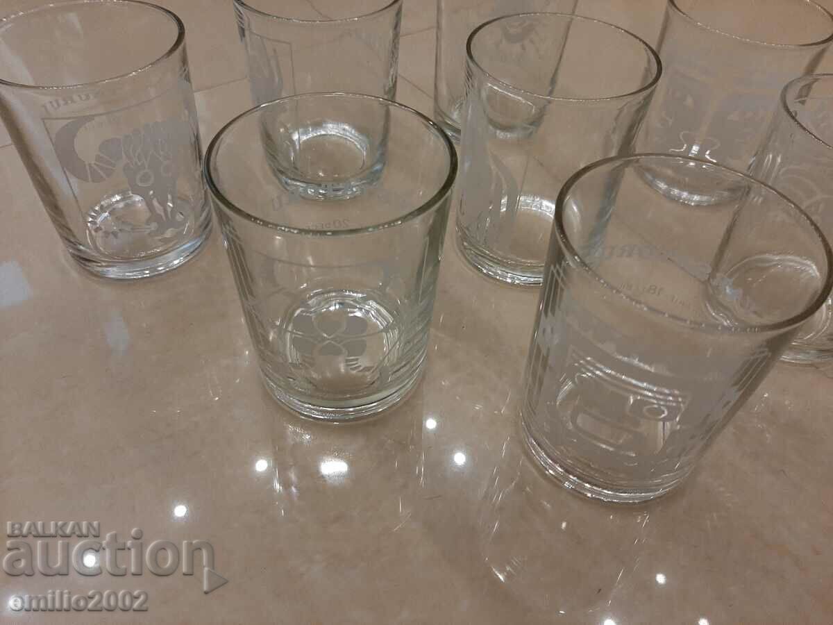 Glass cups retro social with price 6.00 BGN | € 3.07 Glass cups retro social with price 6.00 BGN | € 3.07