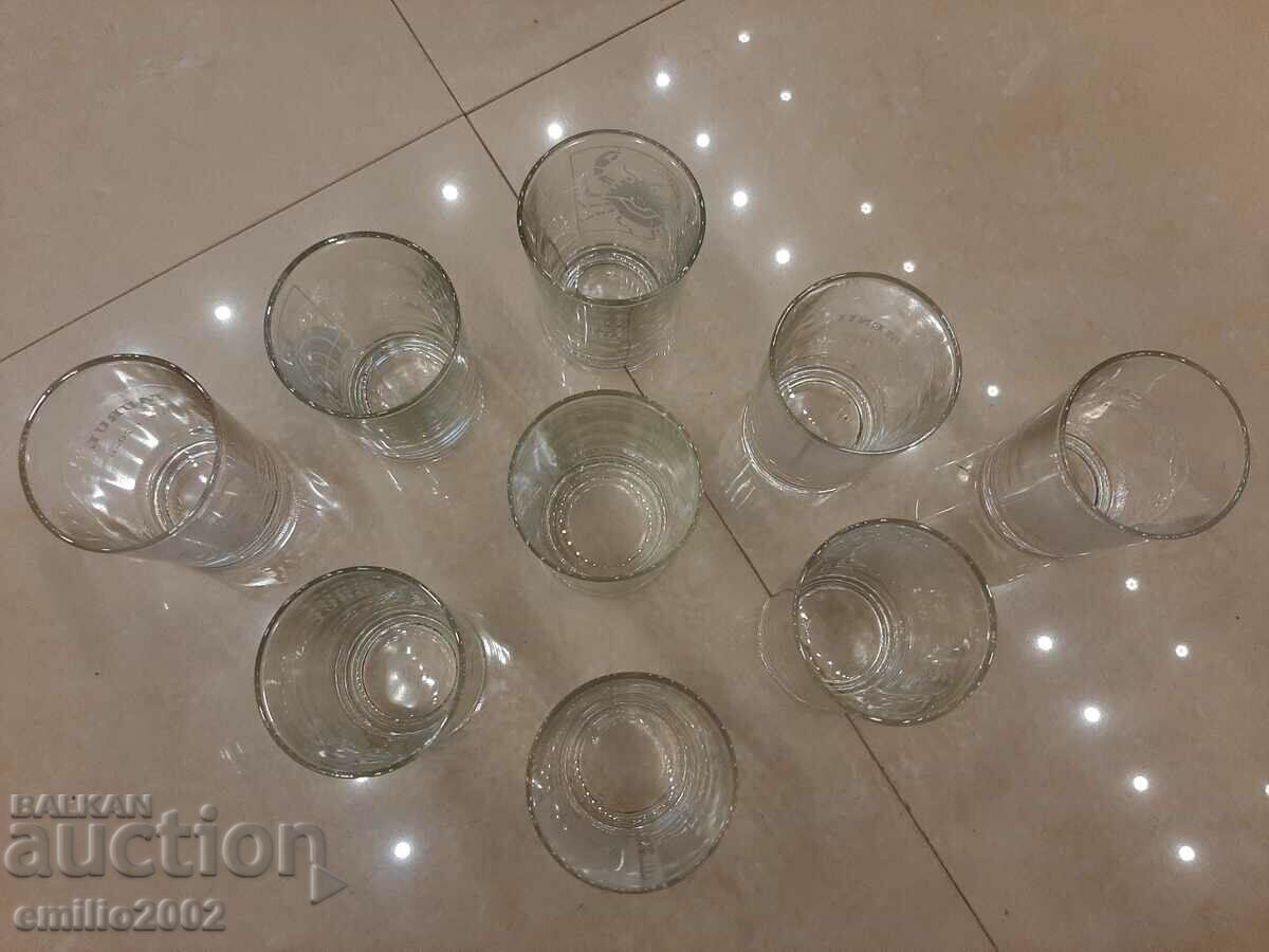 Delivery of Glass cups retro social Delivery of Glass cups retro social