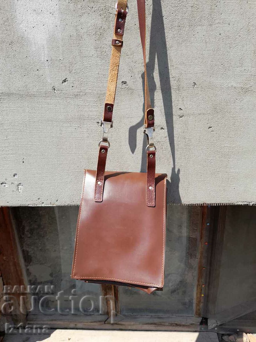 Delivery of An old commander's bag Delivery of An old commander's bag