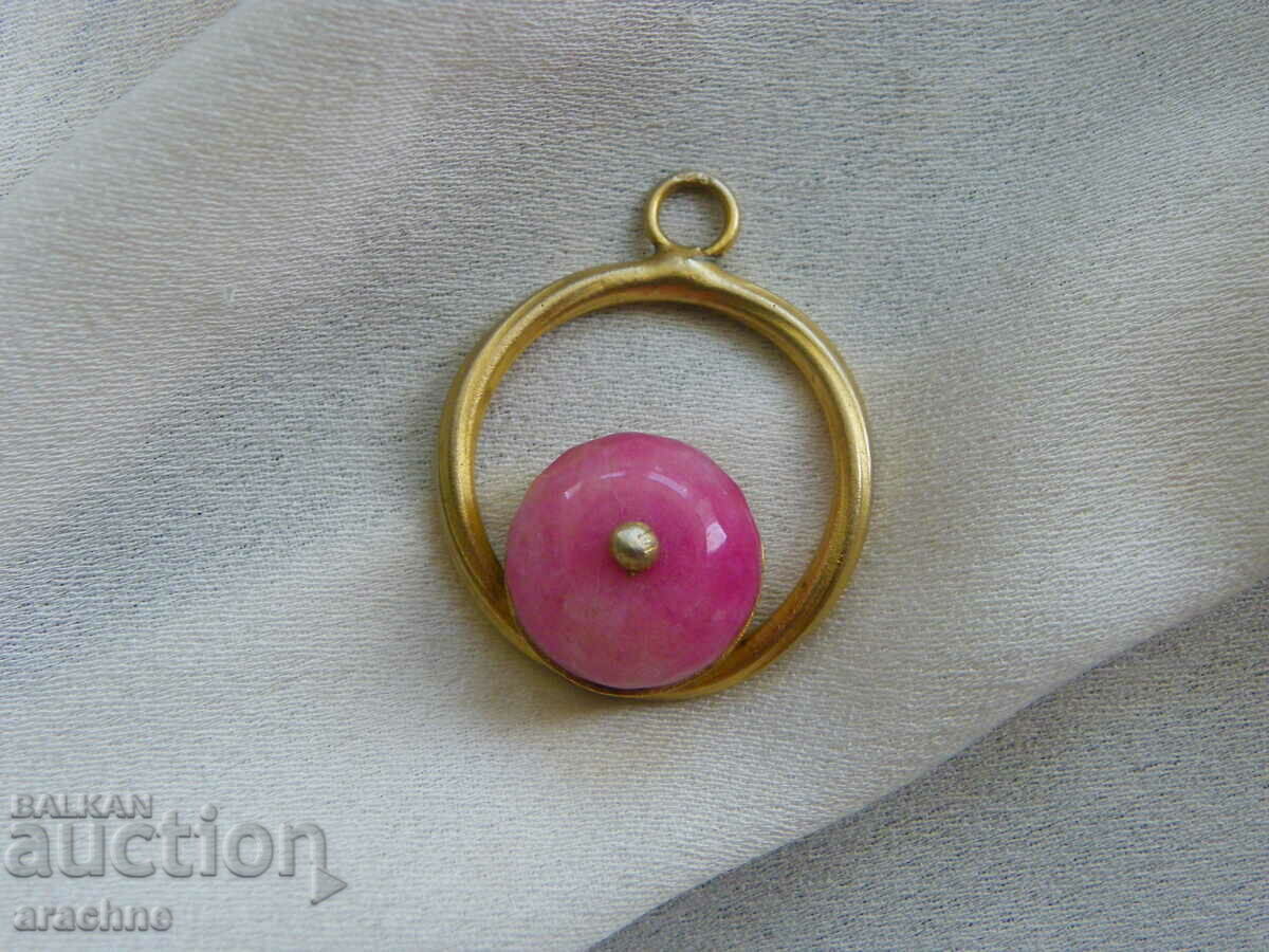 Аукцион Позлатен сребърен медальон с рубелит Аукцион Позлатен сребърен медальон с рубелит