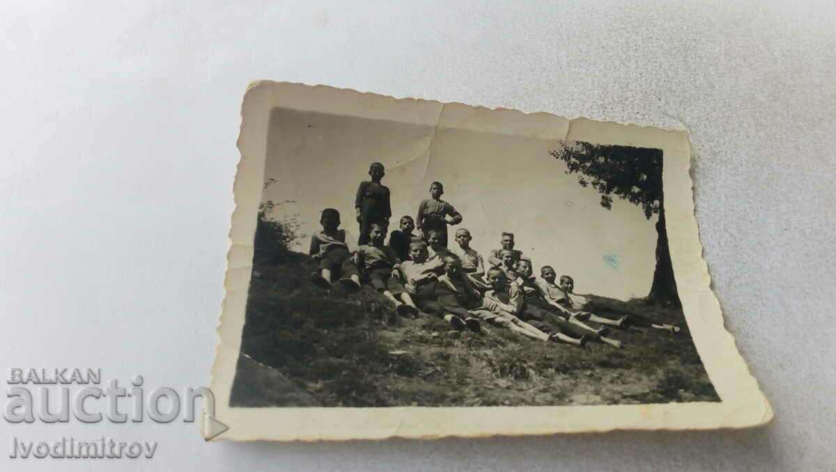Photo village Tsarski Izvoru Children on the meadow 1942