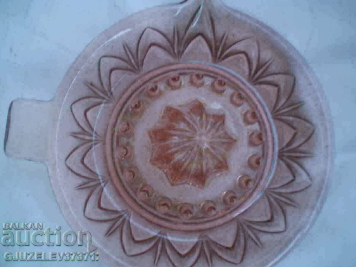 Art deco citrus juicer pink color with price 50.00 BGN | € 25.56 Art deco citrus juicer pink color with price 50.00 BGN | € 25.56