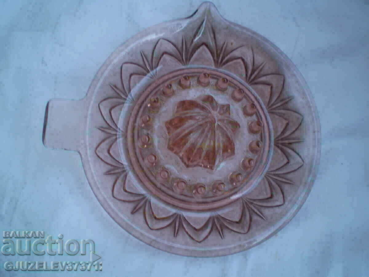 Auction Art deco citrus juicer pink color Auction Art deco citrus juicer pink color