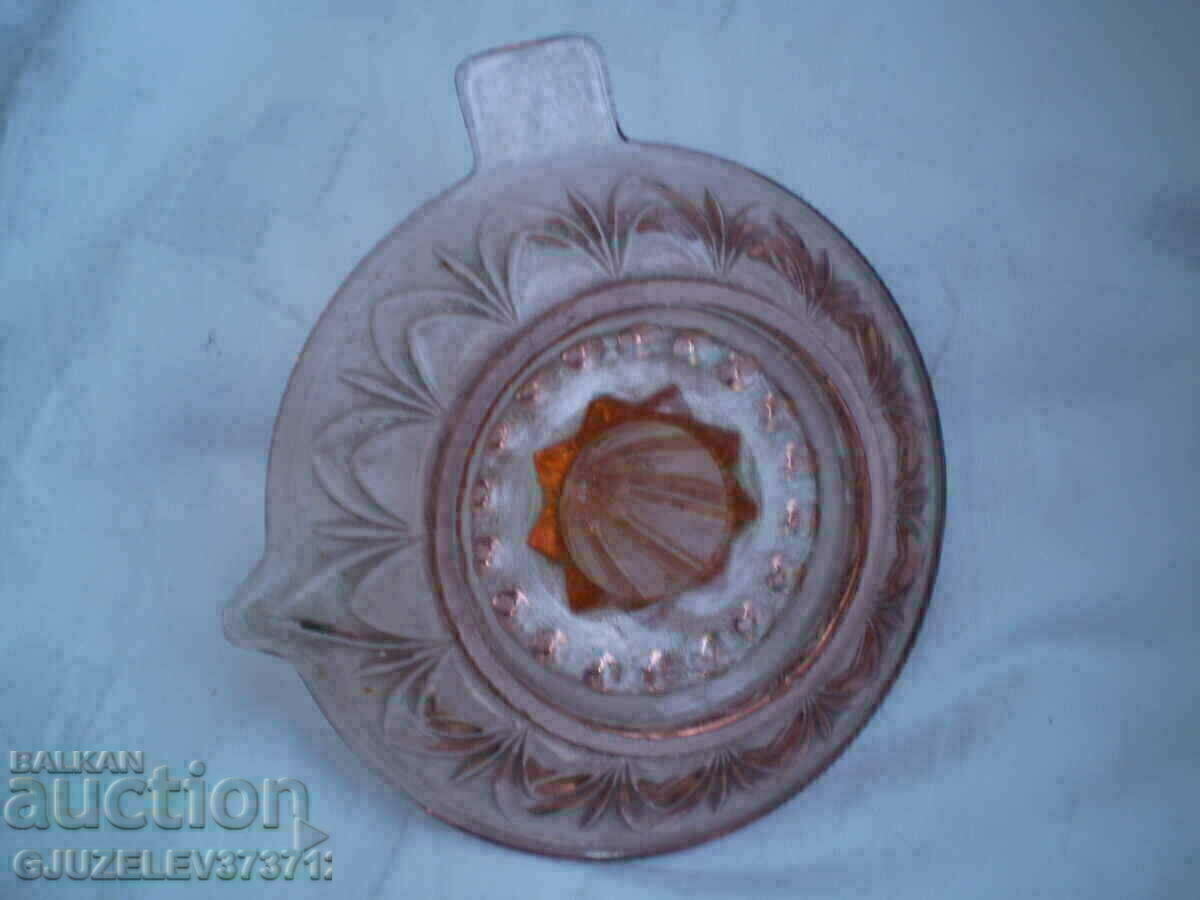 Delivery of Art deco citrus juicer pink color Delivery of Art deco citrus juicer pink color
