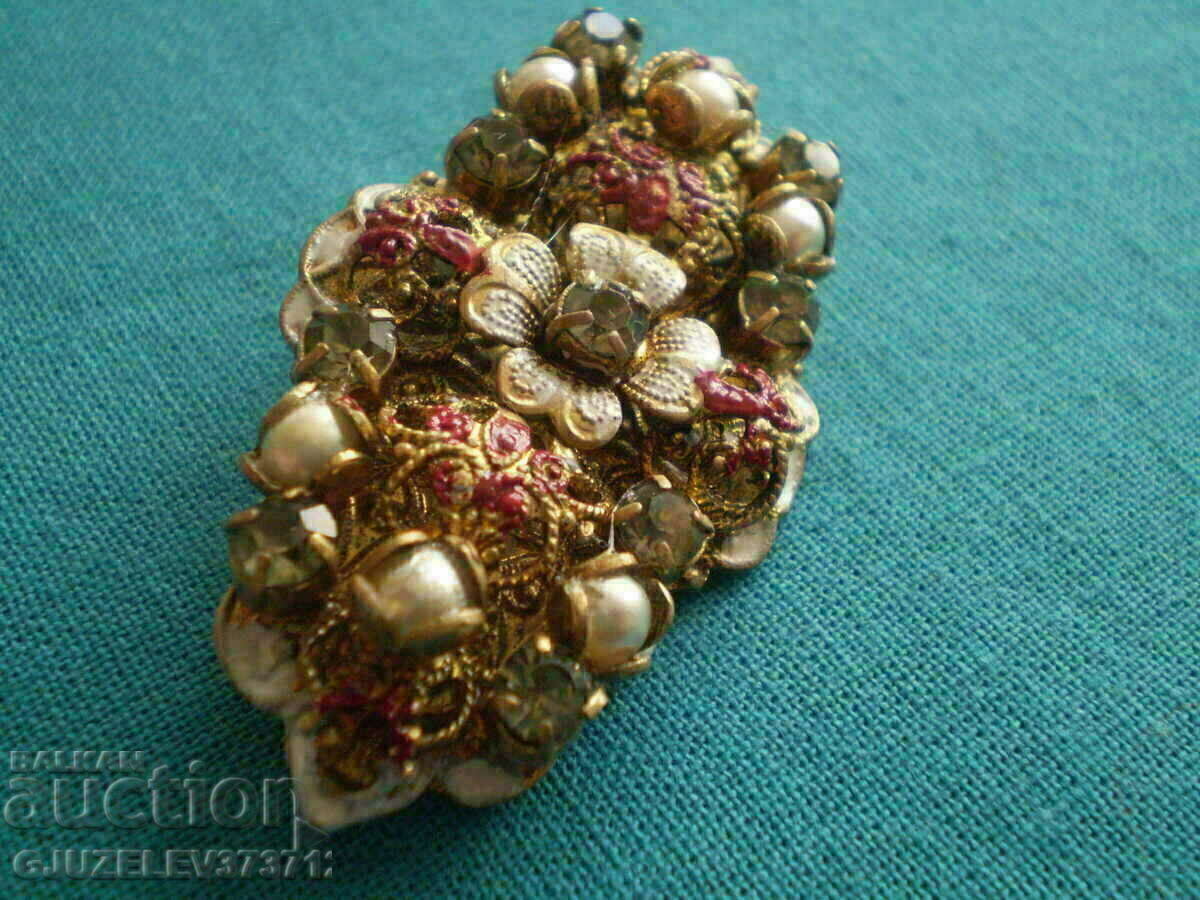Delivery of Old vintage brooch Delivery of Old vintage brooch