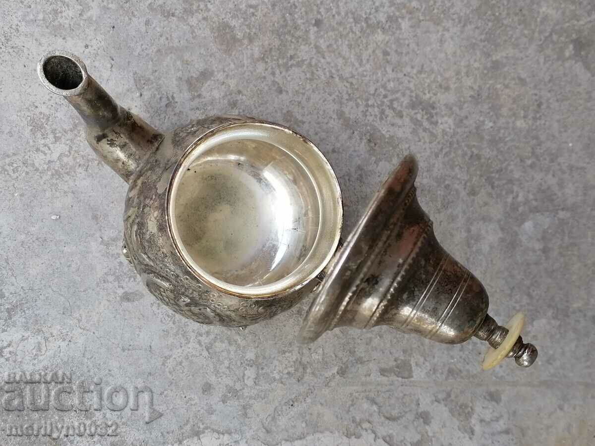 Livrarea Un fierbător foarte vechi Livrarea Un fierbător foarte vechi