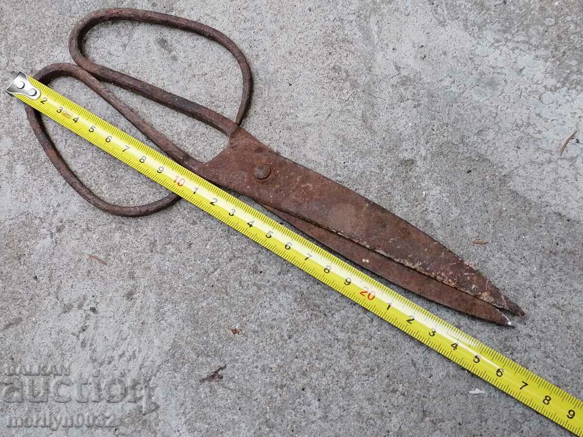 Vintage wrought iron scissors - 6 Vintage wrought iron scissors - 6