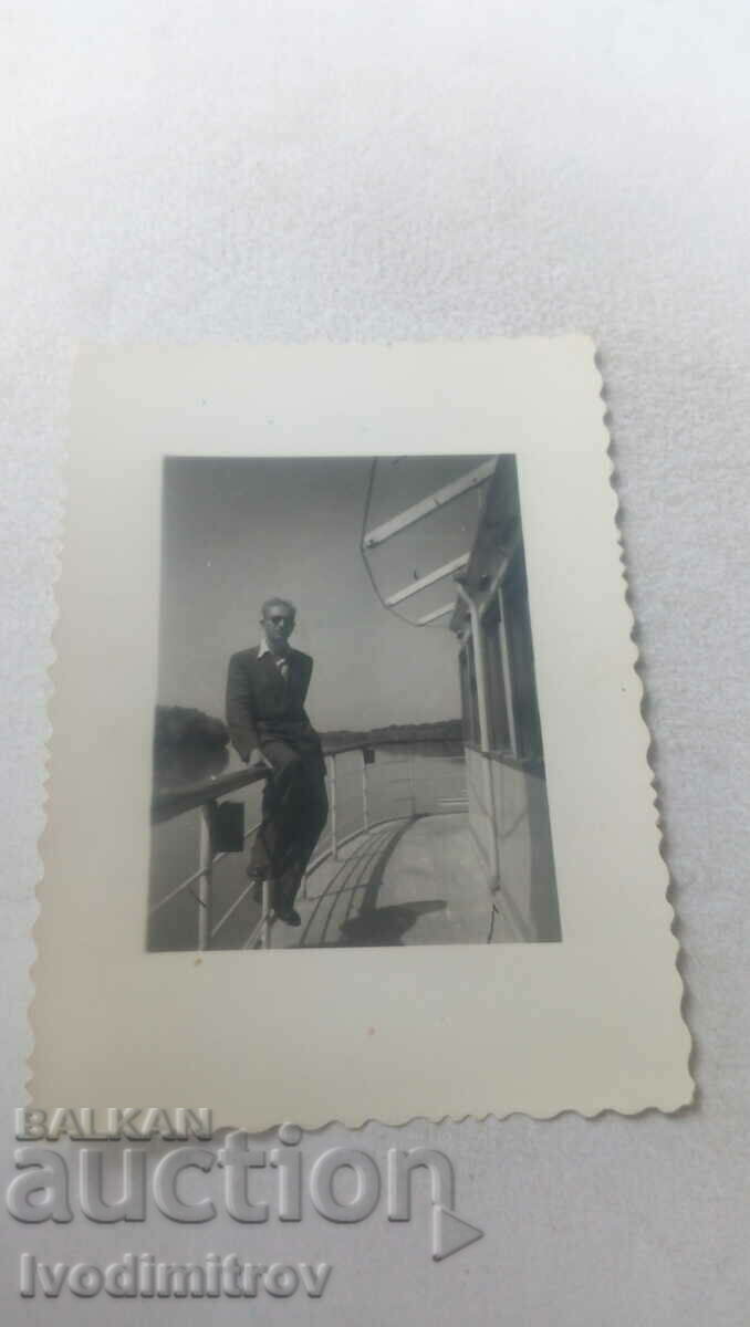 Φωτογραφία Άνθρωπος σε ατμόπλοιο στον ποταμό Δούναβη Silistra - Ruse 1948
