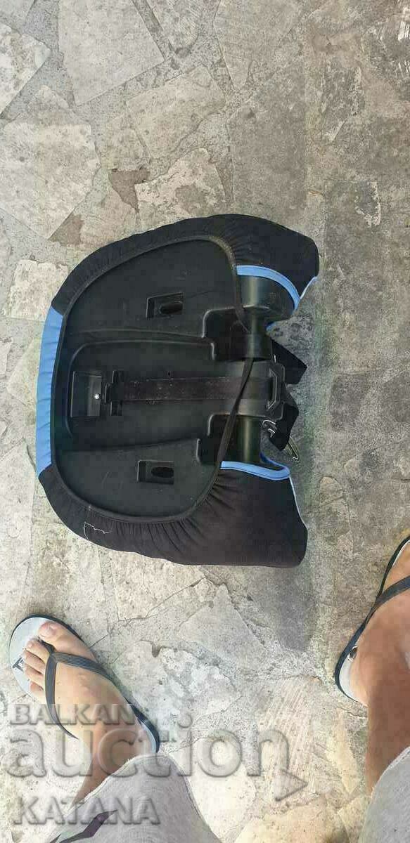 Παιδικό καρεκλάκι με τιμή € 3.00 | 5.87 BGN