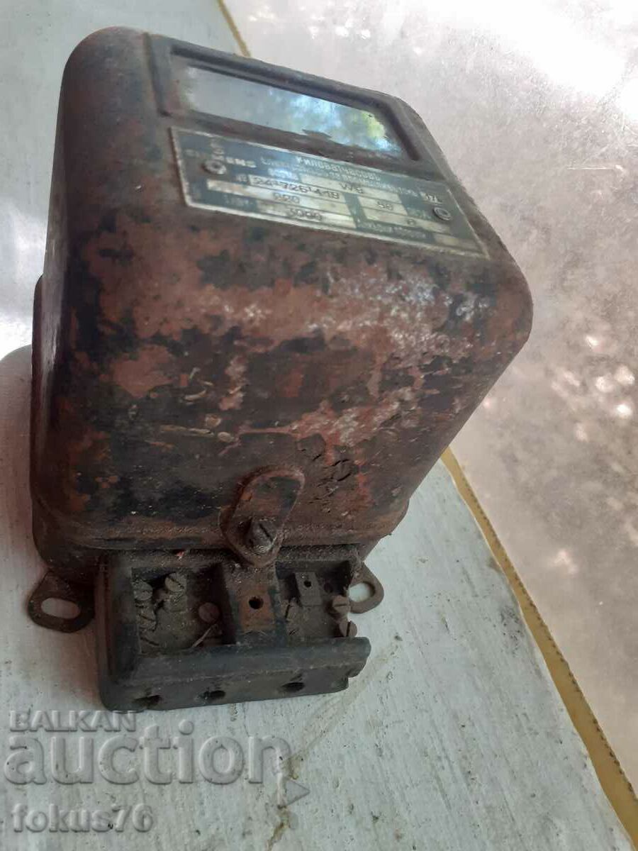 Auction A find Old Bulgarian tsar Siemens electricity meter Auction A find Old Bulgarian tsar Siemens electricity meter