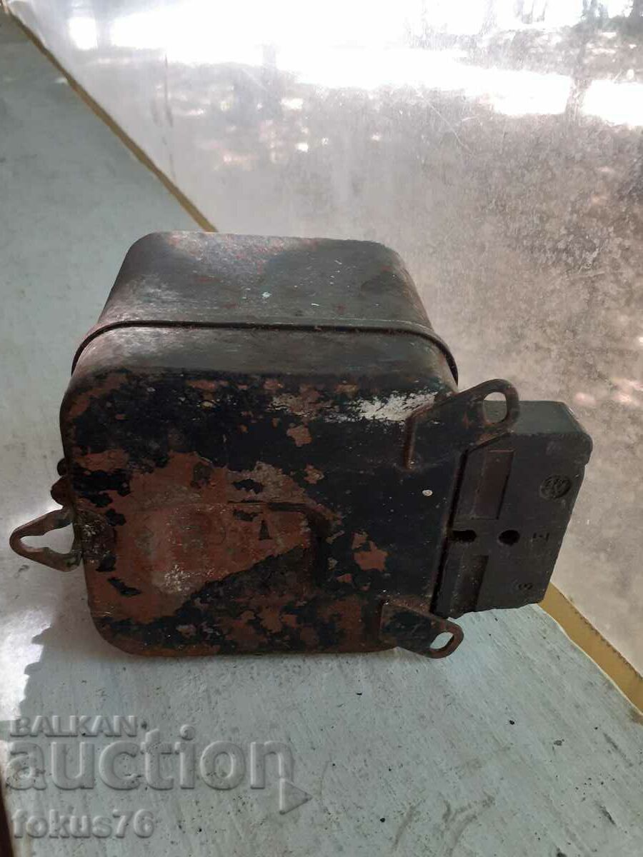 Delivery of A find Old Bulgarian tsar Siemens electricity meter Delivery of A find Old Bulgarian tsar Siemens electricity meter