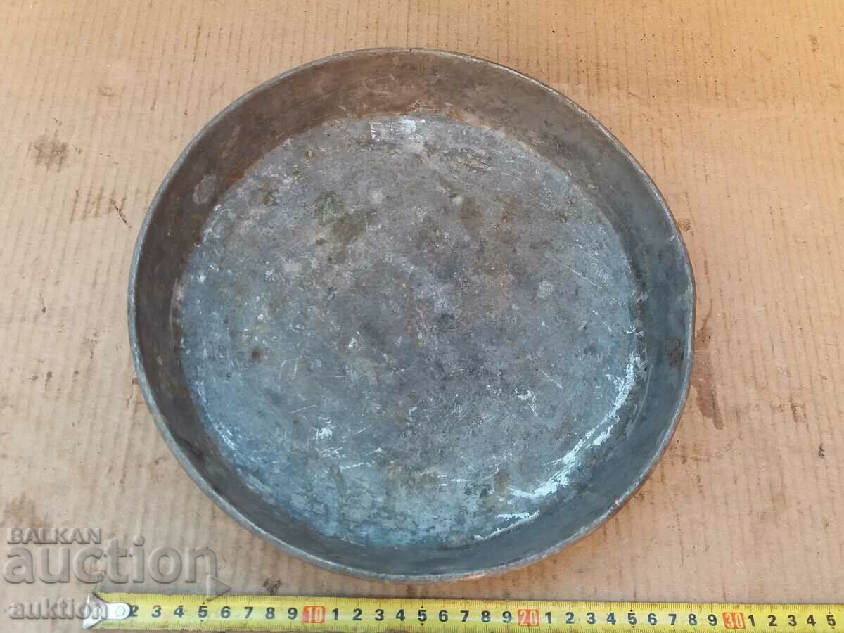 Auction WROUGHT RENAISSANCE COPPER PAN PAN Auction WROUGHT RENAISSANCE COPPER PAN PAN