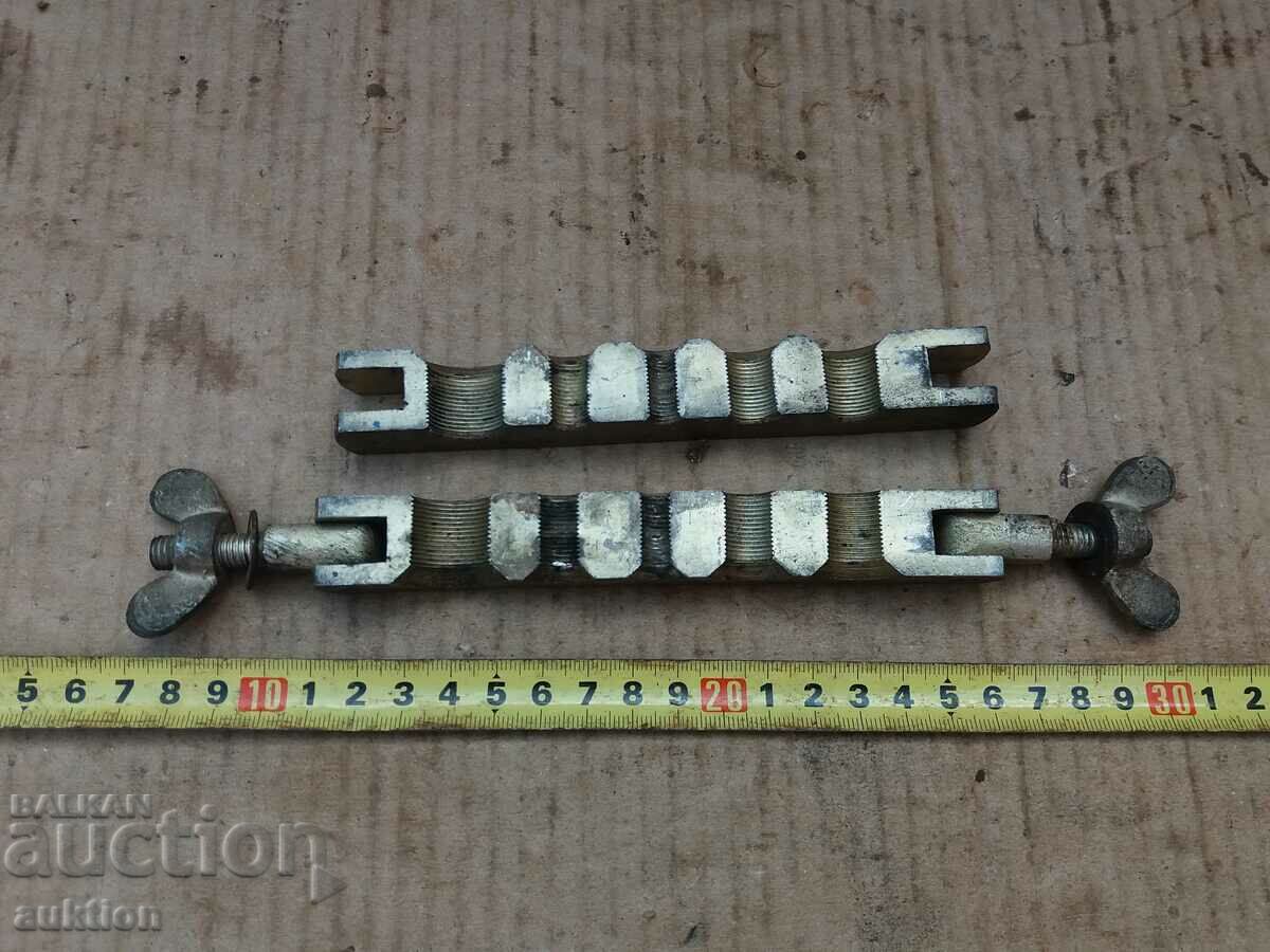 CLEMĂ, INSTRUMENT DE FILETARE ȘULUȚI - DIVERSE DIMENSIUNI cu preț 19.99 BGN | € 10.22 CLEMĂ, INSTRUMENT DE FILETARE ȘULUȚI - DIVERSE DIMENSIUNI cu preț 19.99 BGN | € 10.22