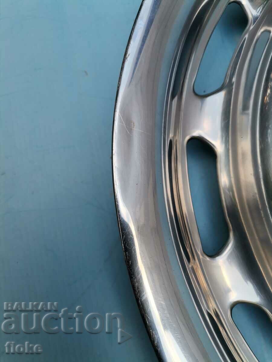 Аукцион Метален тас за Мерцедес Аукцион Метален тас за Мерцедес