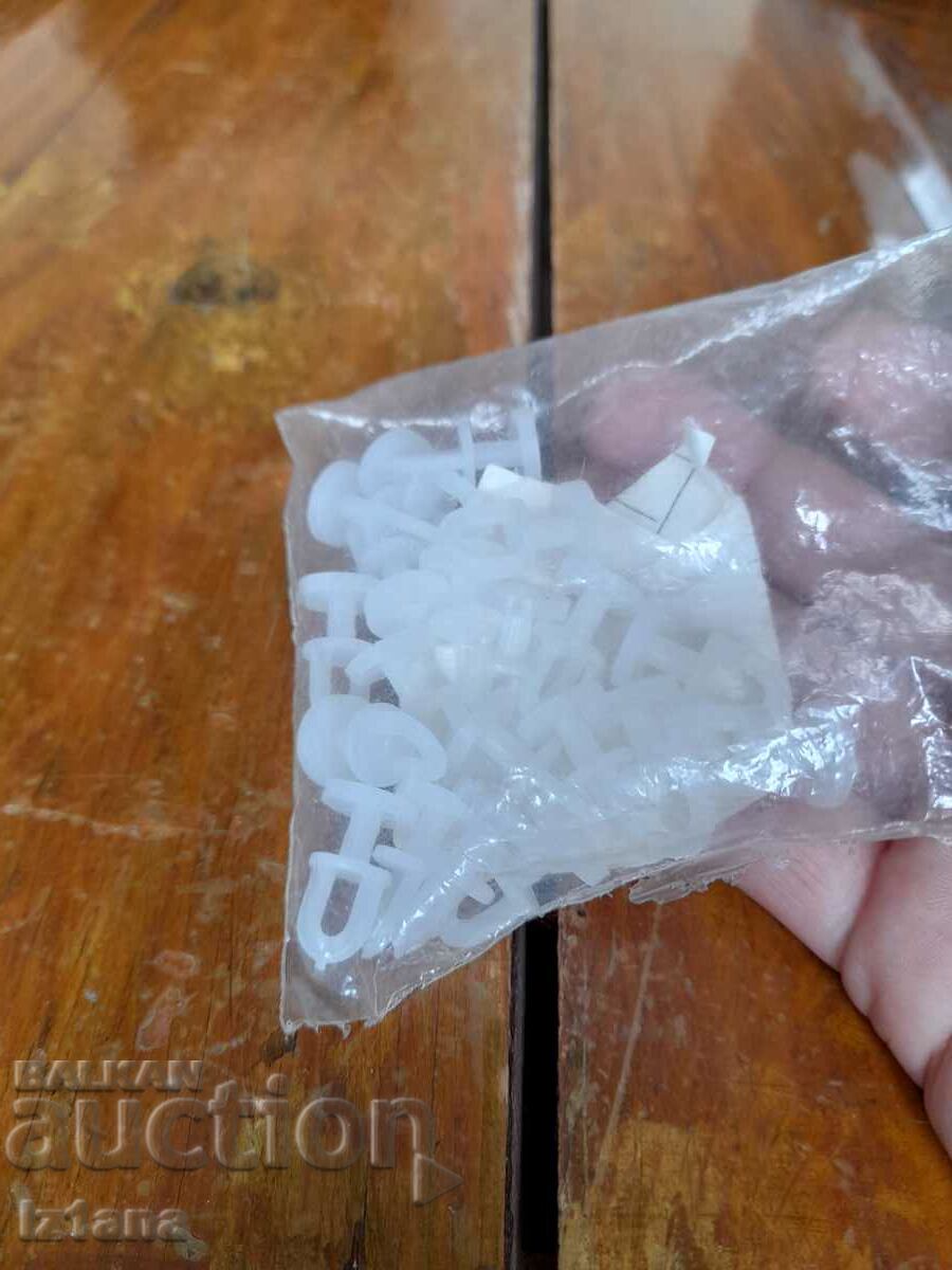 Auction  Old hooks, curtain hooks