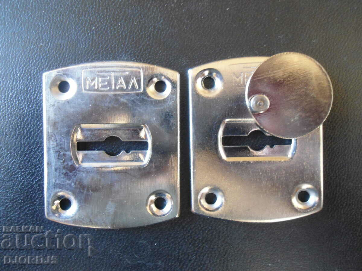 Old lock hinges with price 2.00 BGN | € 1.02 Old lock hinges with price 2.00 BGN | € 1.02