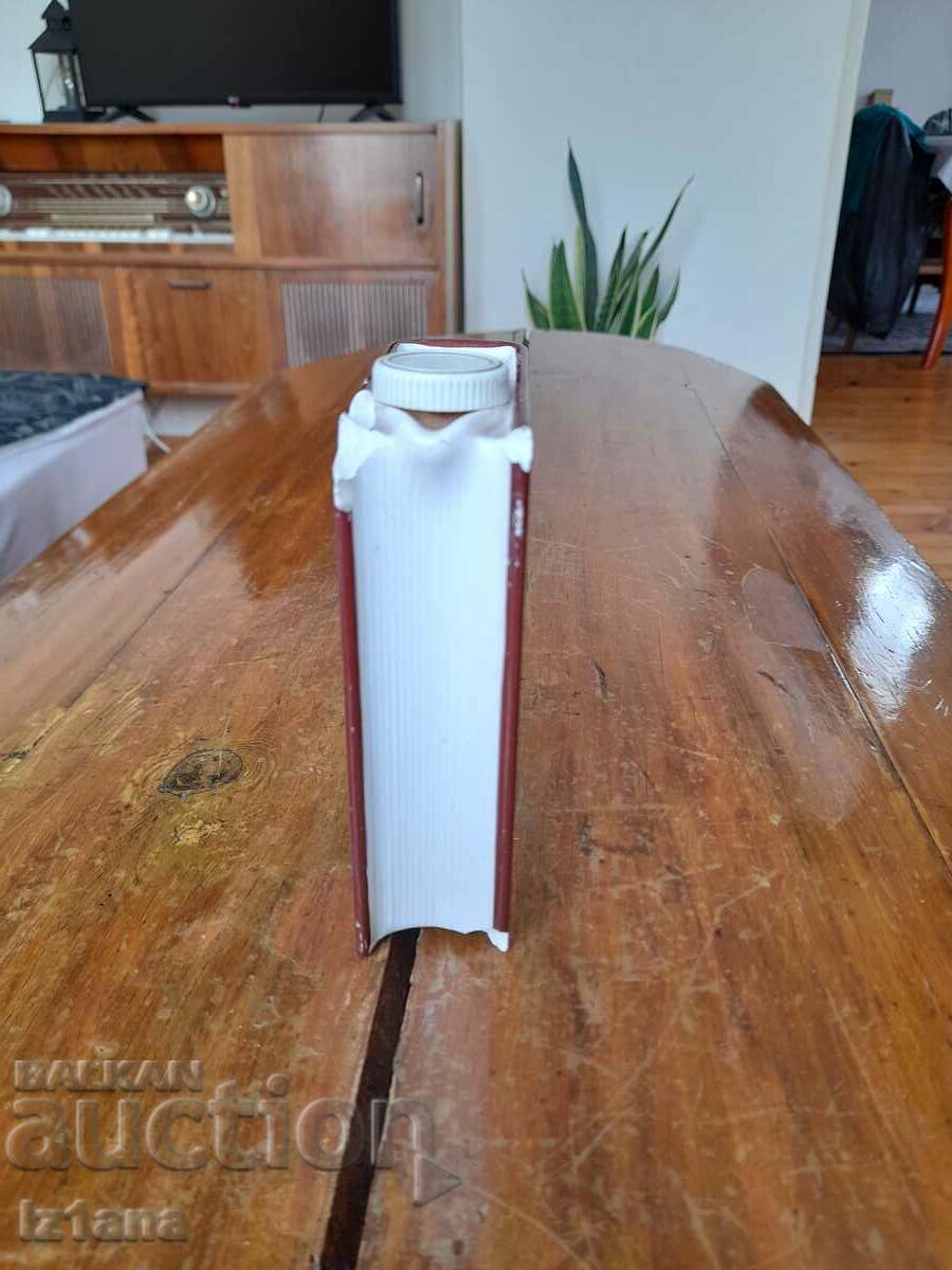 Old porcelain bottle, souvenir with price 20.00 BGN | € 10.23 Old porcelain bottle, souvenir with price 20.00 BGN | € 10.23