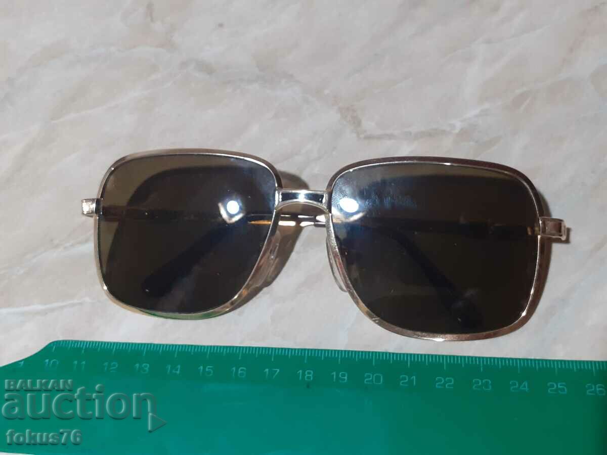 Luxury sunglasses with a thick gold-plated frame - 7