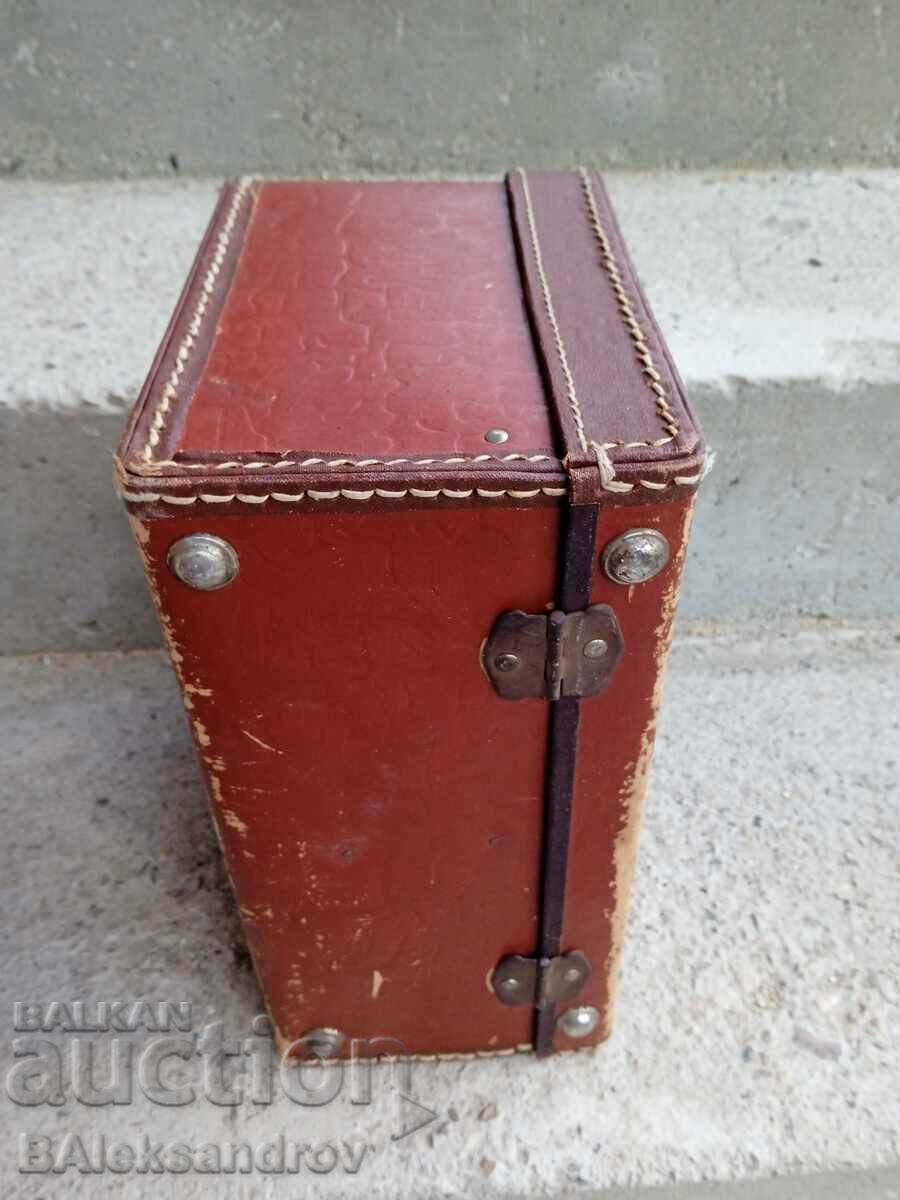 Παλιό μικρό χαρτοφύλακα - 6 Παλιό μικρό χαρτοφύλακα - 6