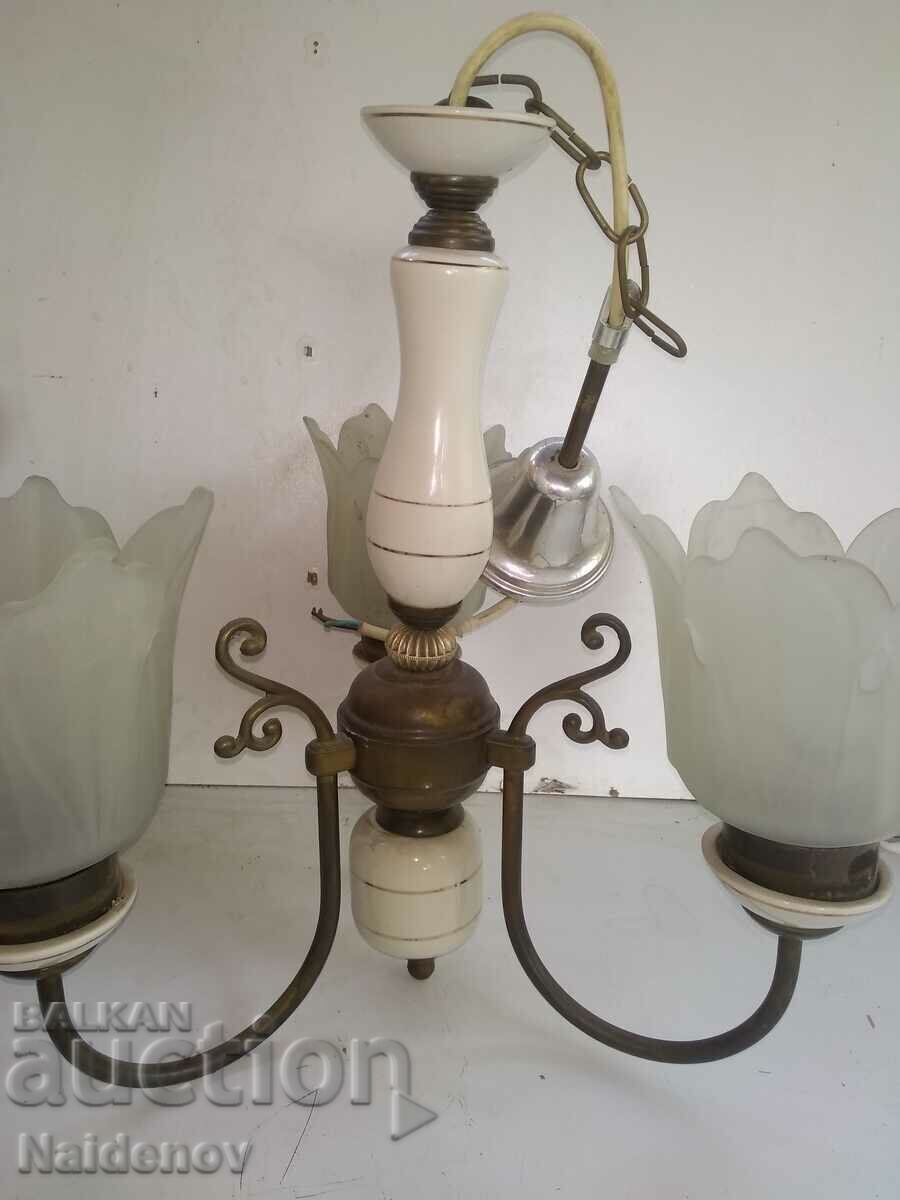 Candelabru vechi din bronz cu portelan cu preț € 25.00 | 48.90 BGN