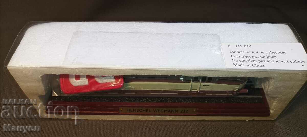 Delivery of I am selling an old model train.