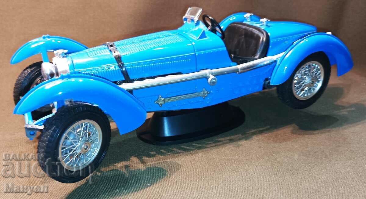 I am selling an old car model. - 6 I am selling an old car model. - 6