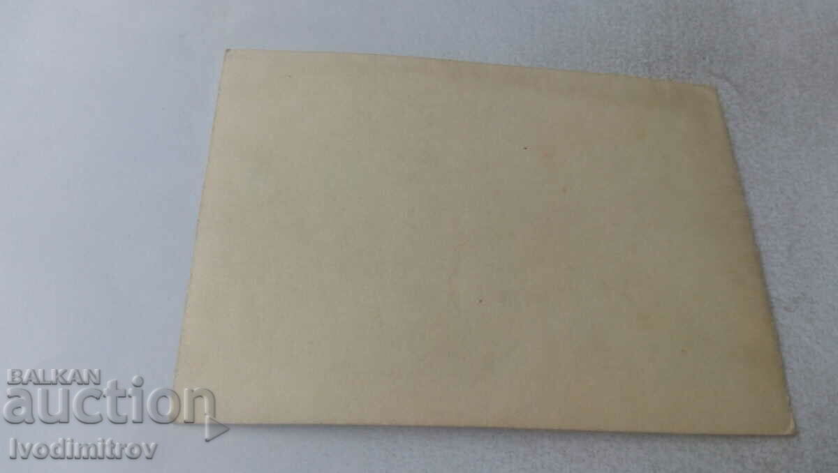 Fotografie Bărbați la o bere în cârciumă cu preț 1.75 BGN | € 0.89 Fotografie Bărbați la o bere în cârciumă cu preț 1.75 BGN | € 0.89