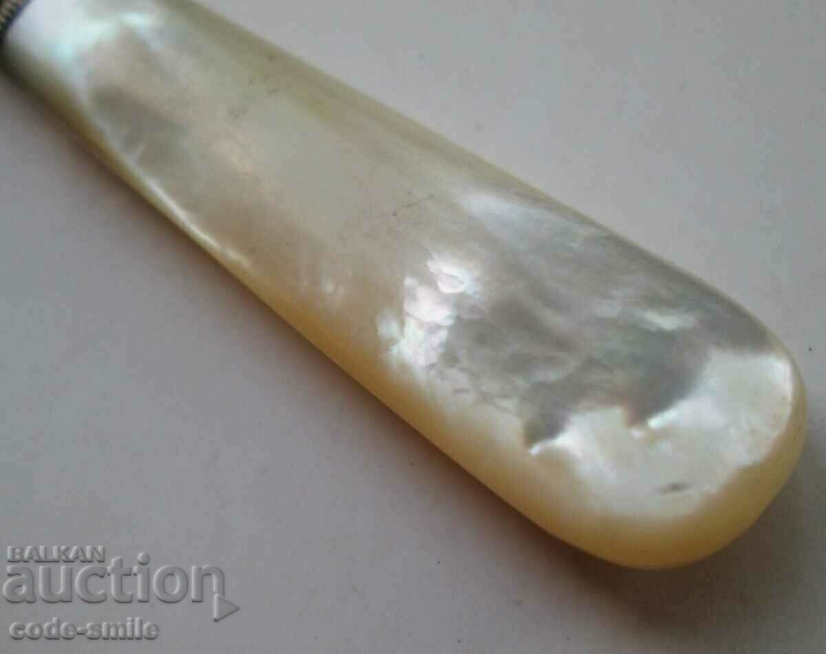 A beautiful old dining knife with engravings and mother-of-pearl handle 19c - 5 A beautiful old dining knife with engravings and mother-of-pearl handle 19c - 5