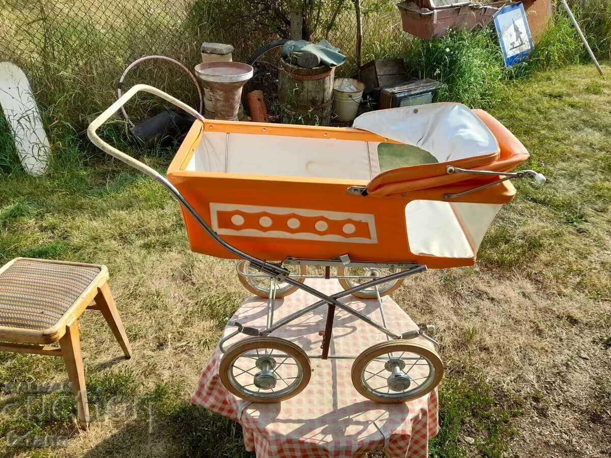 Auction Old doll cart Auction Old doll cart