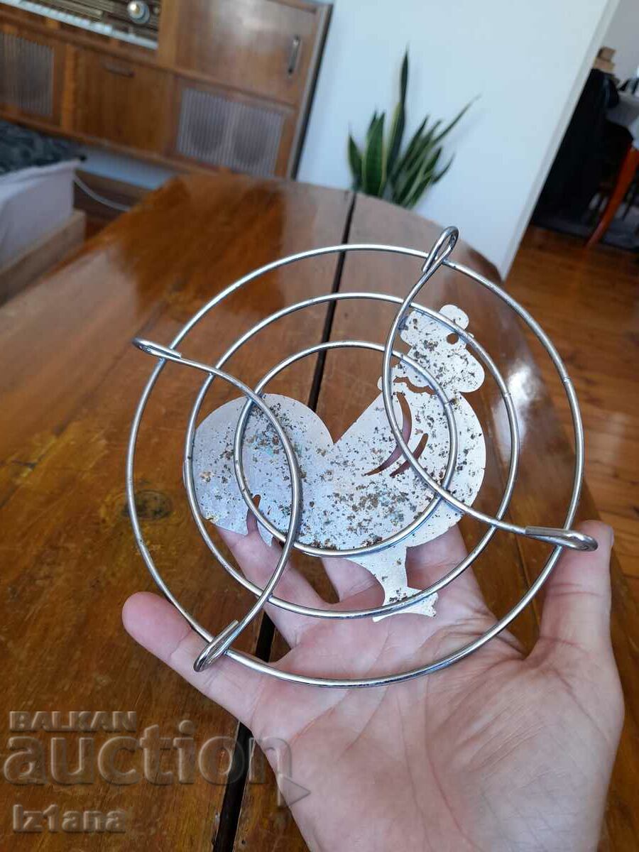 Delivery of Old stand for hot dishes, objects