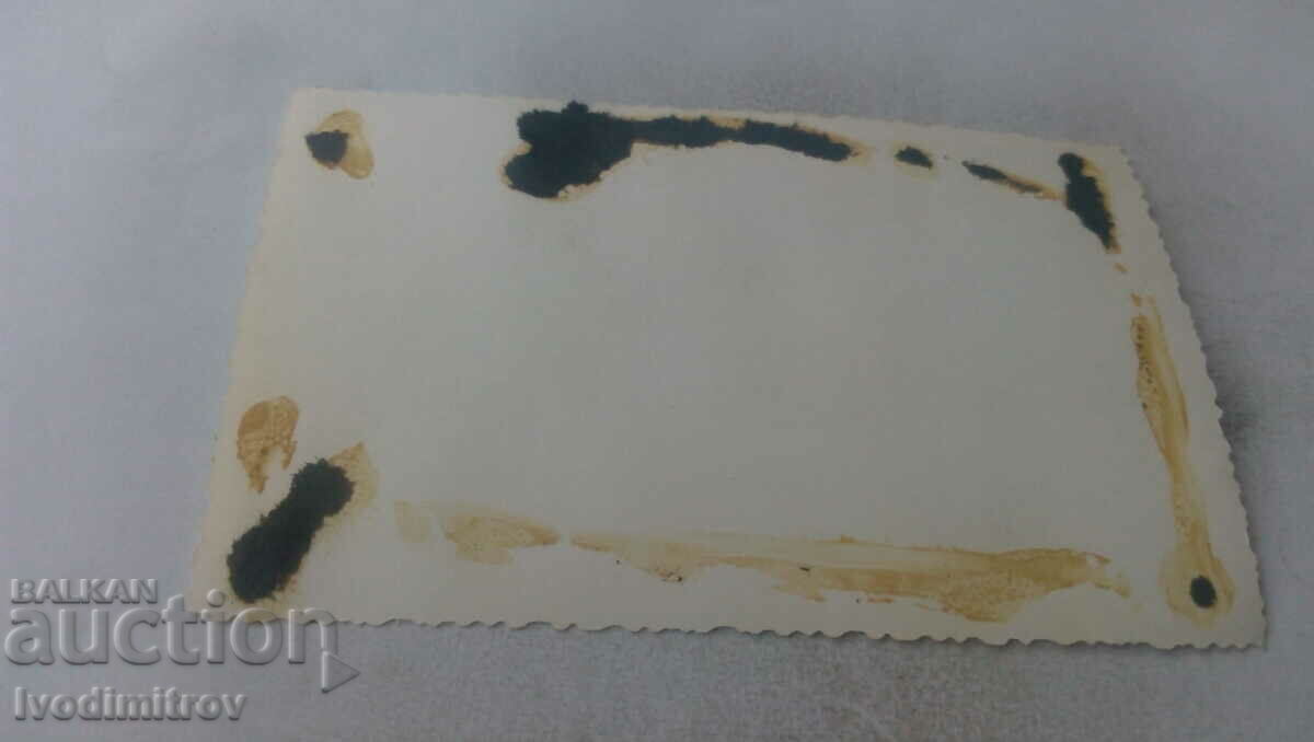 Φωτογραφία Άνθρωπος σε πέτρες στη θάλασσα με τιμή 1.45 BGN | € 0.74