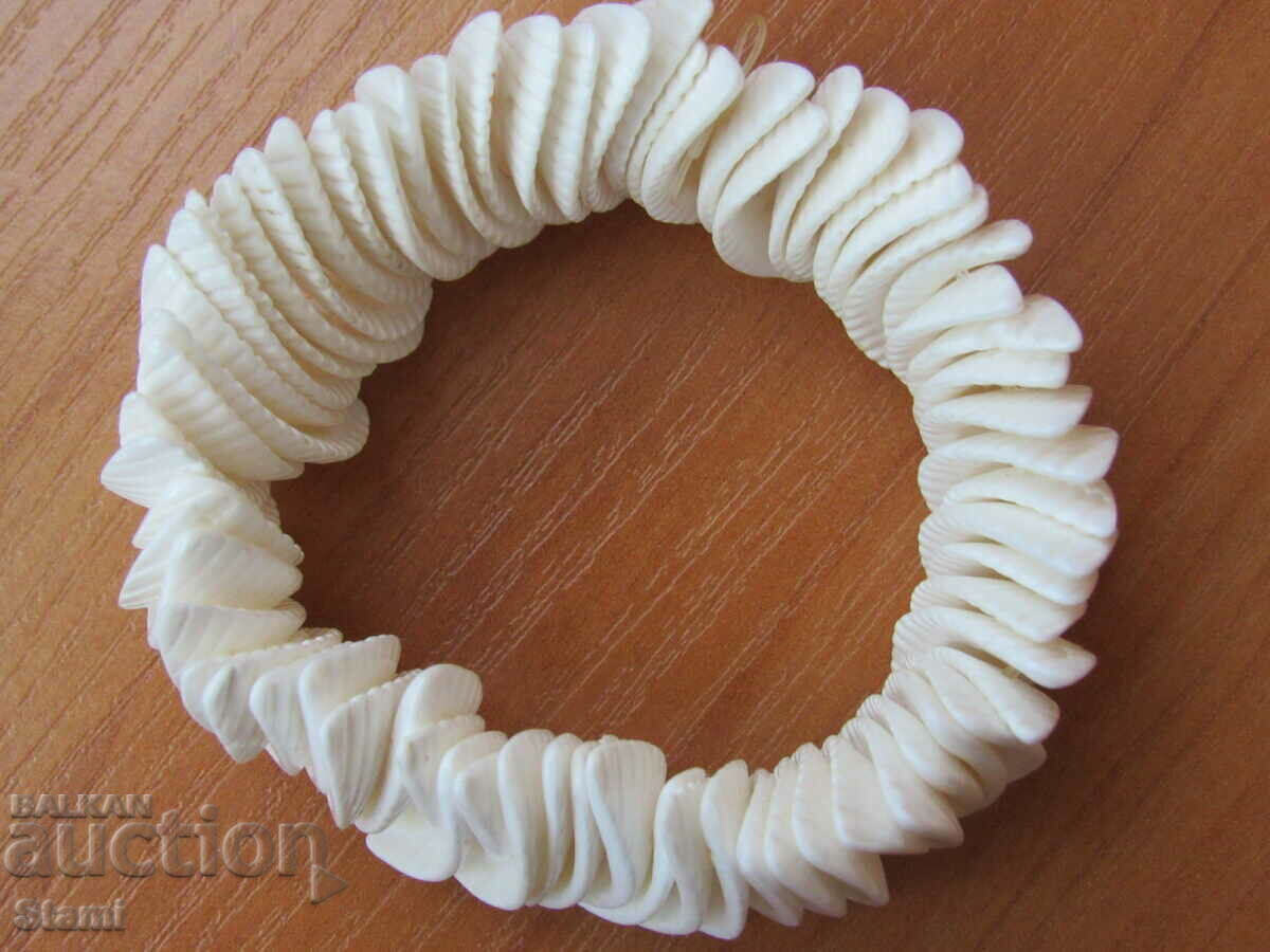 Bratara cu scoici de mare, elastic cu preț 22.00 BGN | € 11.25