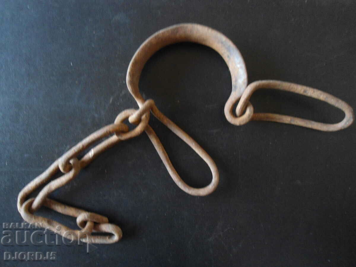 Auction Old side, shackles Auction Old side, shackles