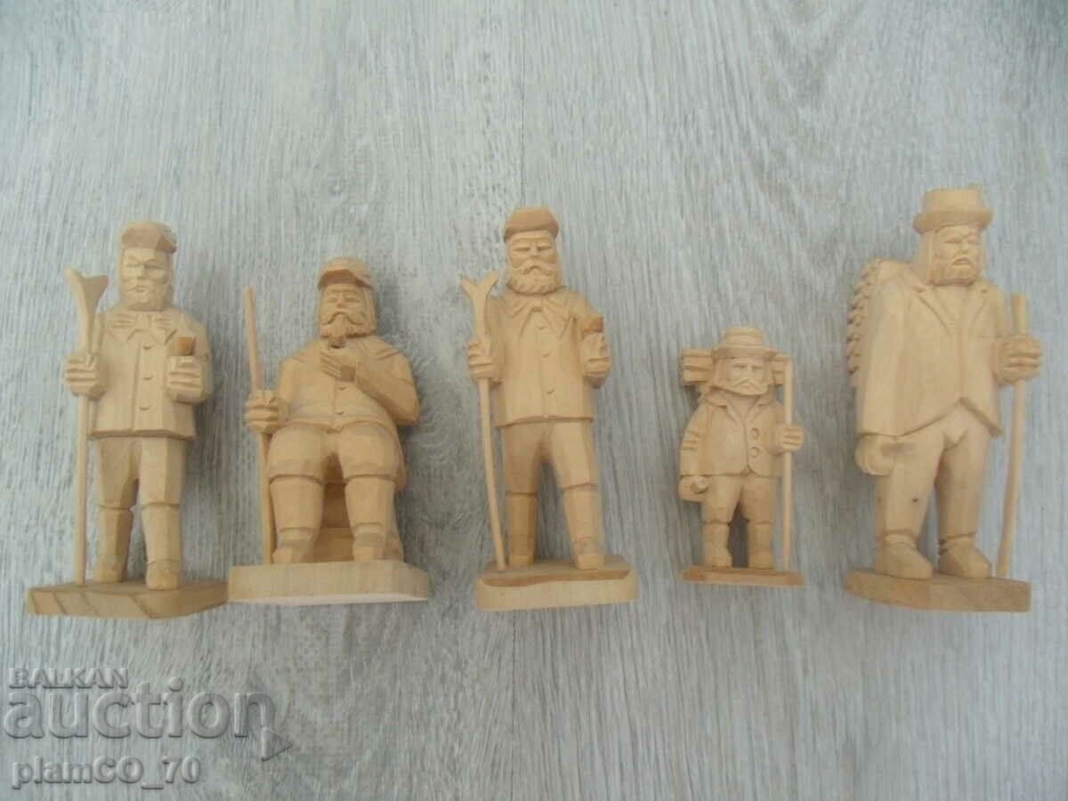 Nr.*6436 serie de cinci figurine vechi din lemn