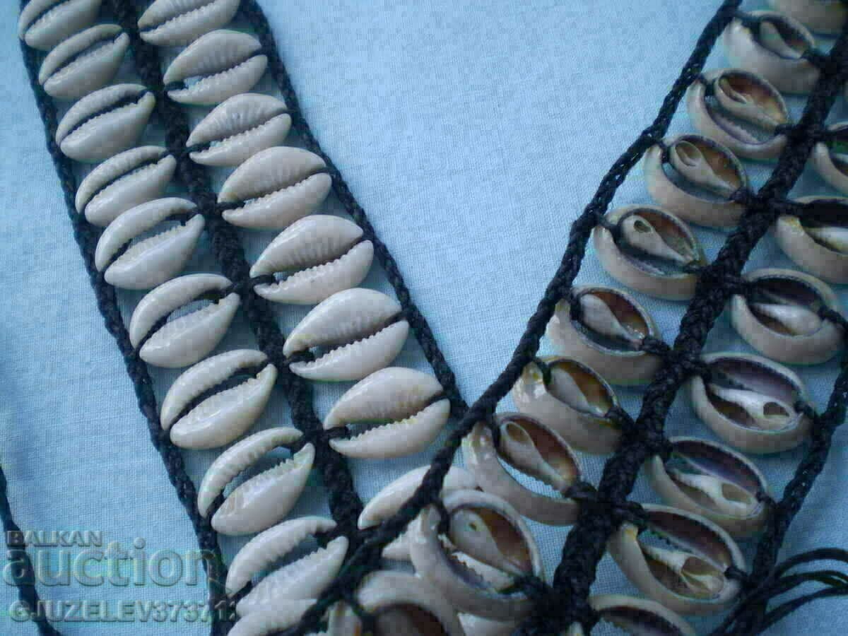 Auction  Vintage ladies seashell belt