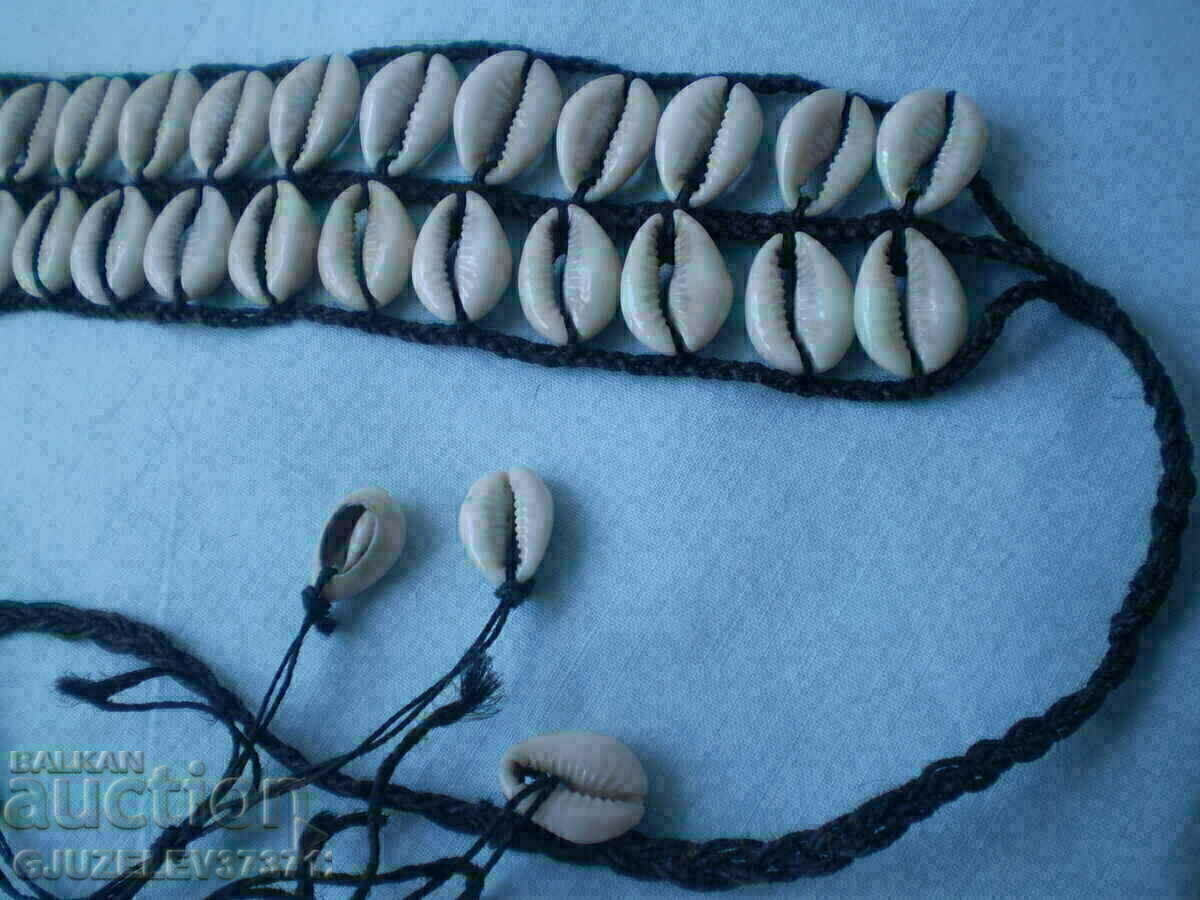 Delivery of Vintage ladies seashell belt